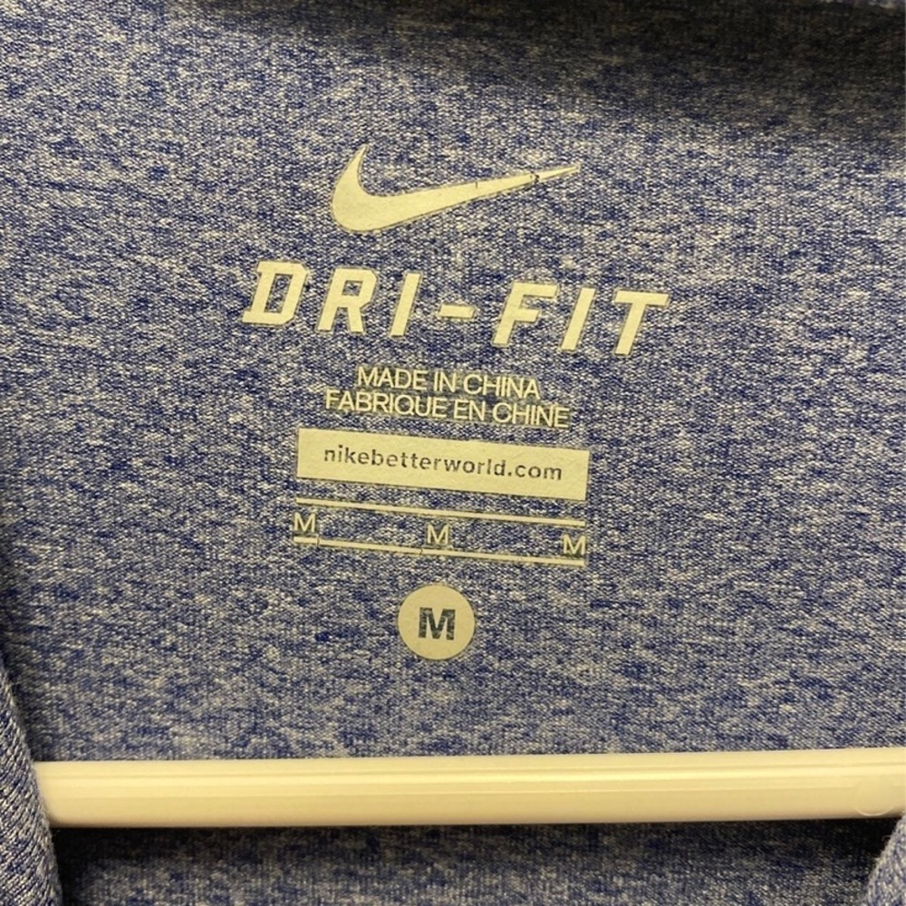 Nike Women’s 1/4 Zip Pullover - Picture 3 of 3